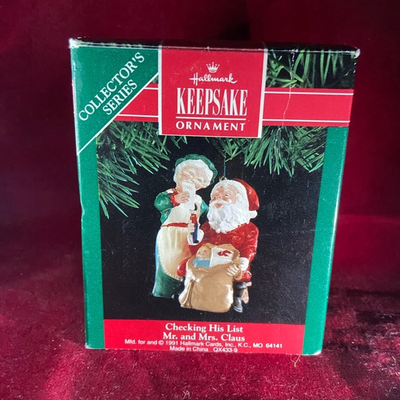 HALLMARK KEEPSAKE ORNAMENT 1991 - Picture 1 of 7
